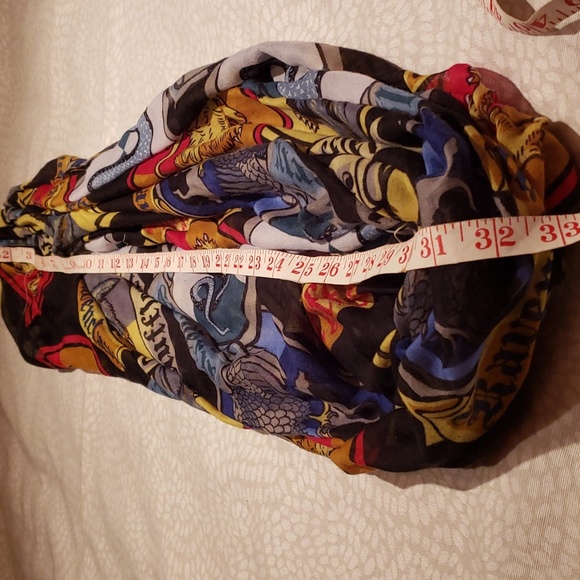 Harry Potter Hogwarts House Crests Infinity Scarf - Picture 6 of 7
